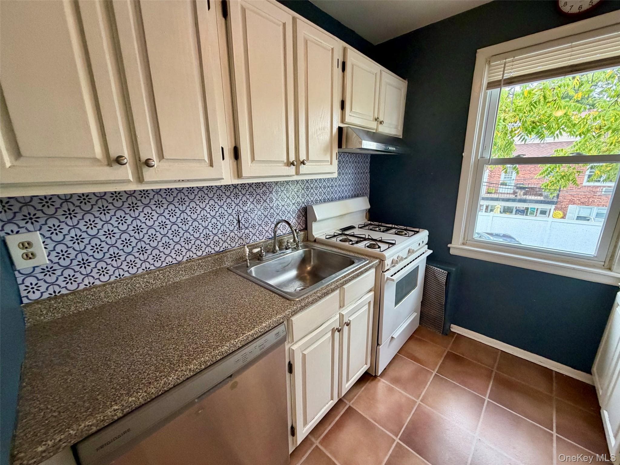 1600 Grand Avenue Unit: R3 thumbnail 3
