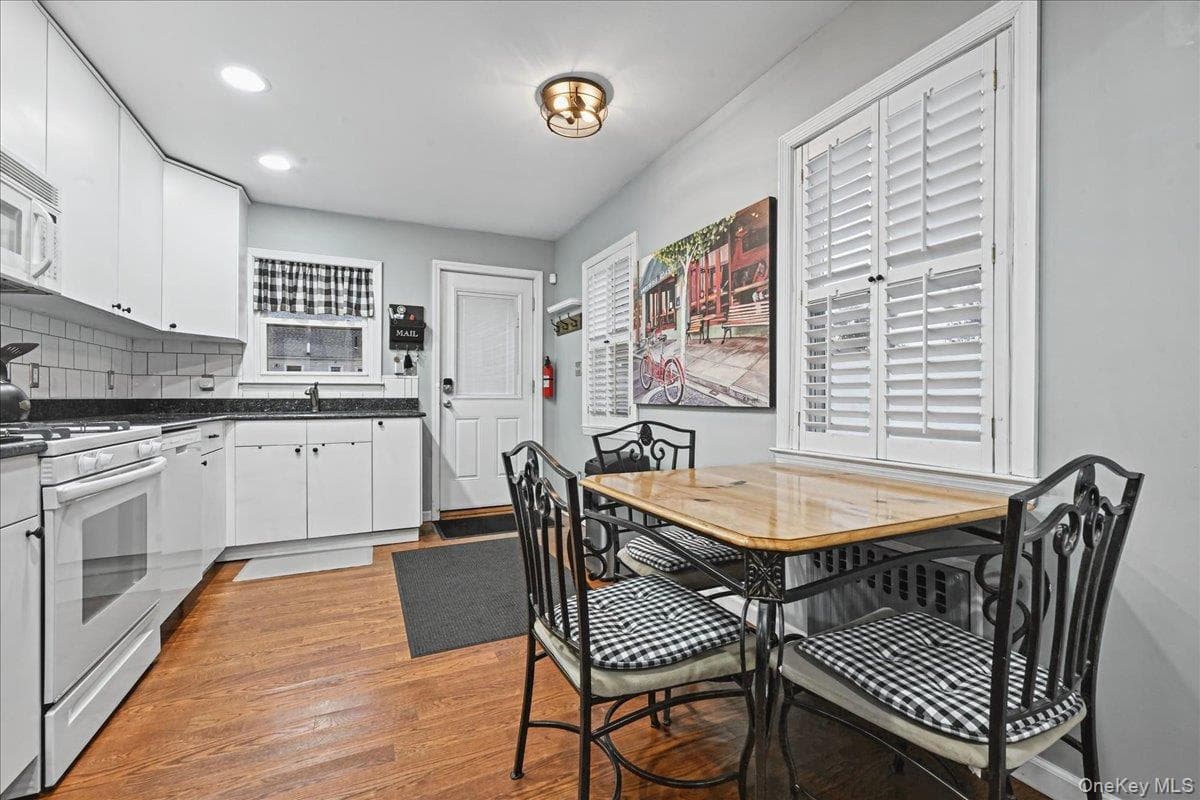 2342 Maple Street thumbnail 5