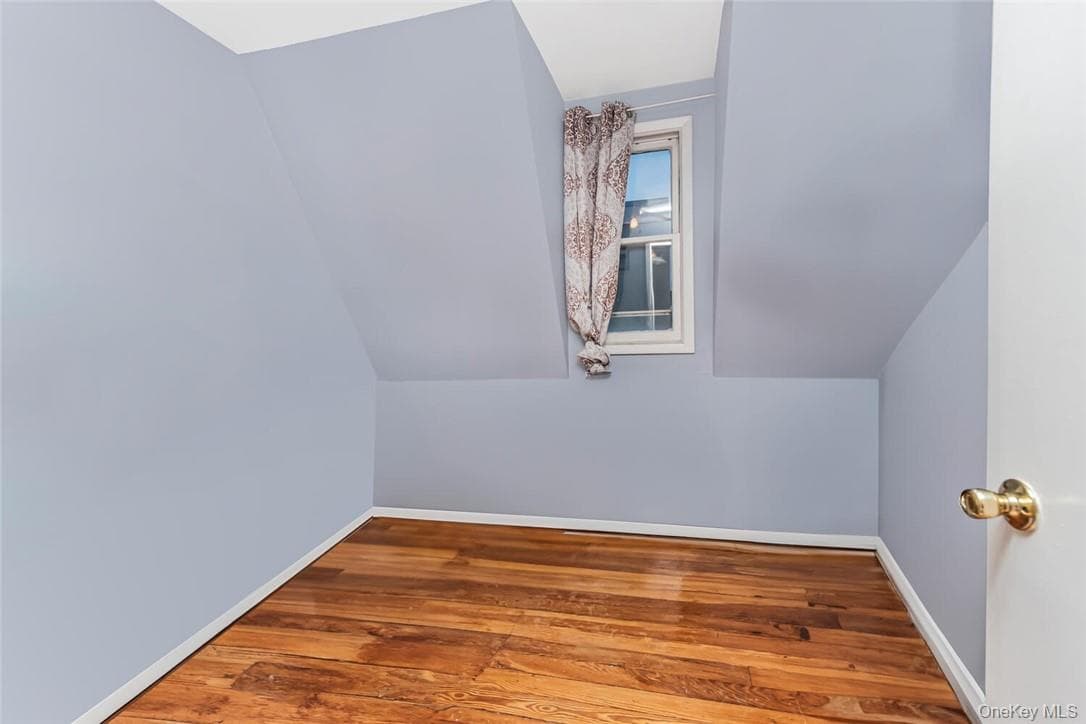451 W 258th Street thumbnail 23