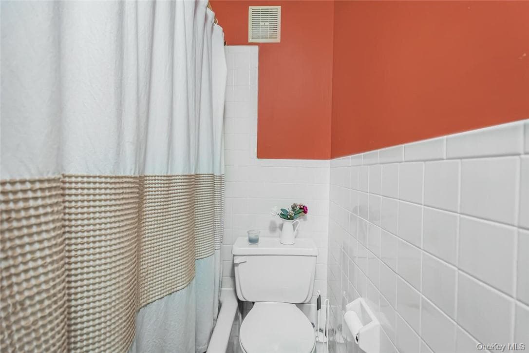 451 W 258th Street thumbnail 14