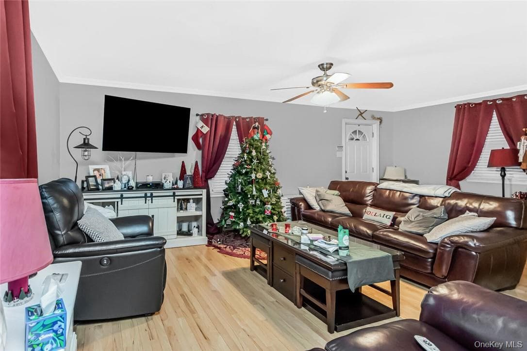 451 W 258th Street thumbnail 10