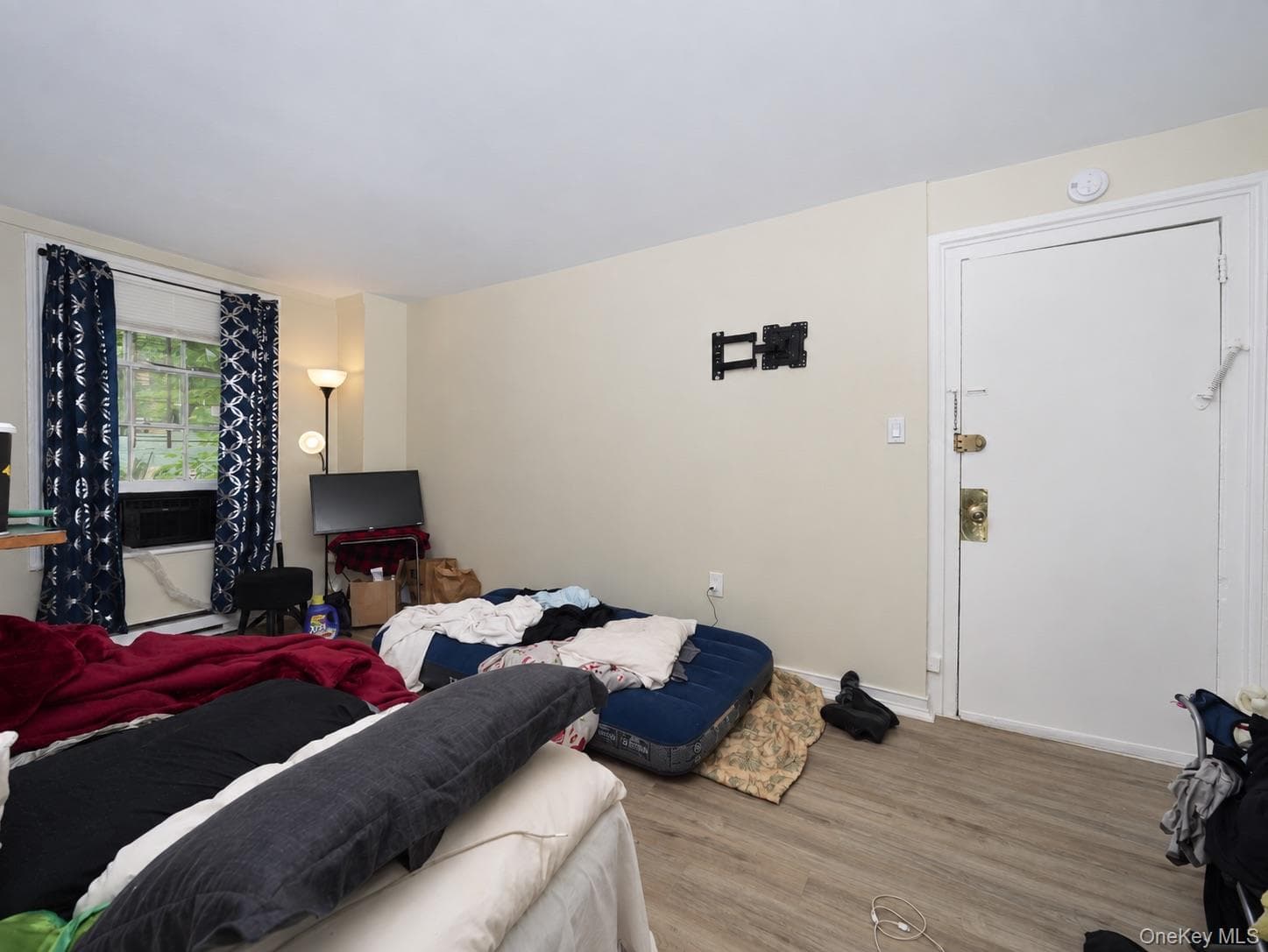 277 Grand Street thumbnail 30