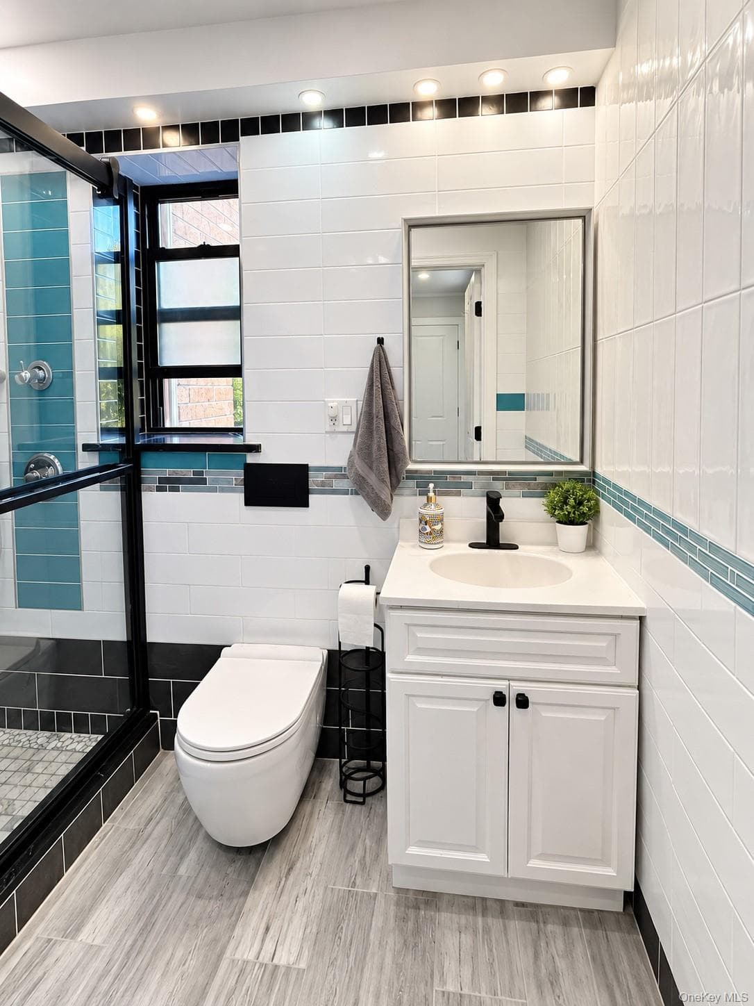7252 Metropolitan Avenue Unit: 2B thumbnail 6