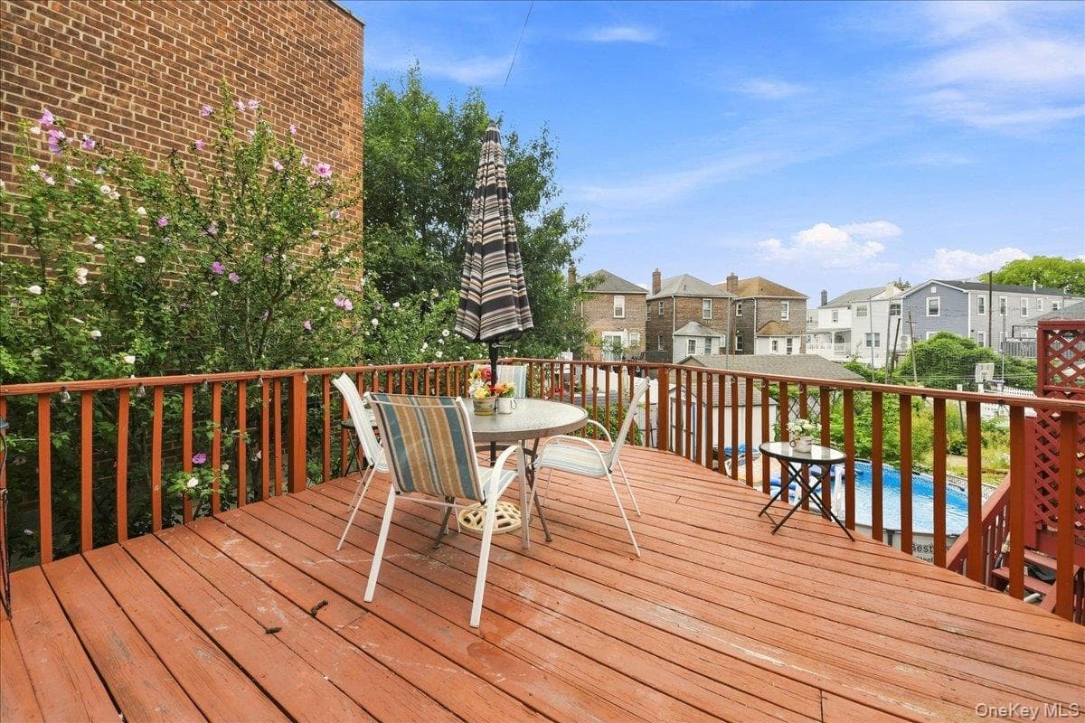 1563 Merry Avenue thumbnail 4