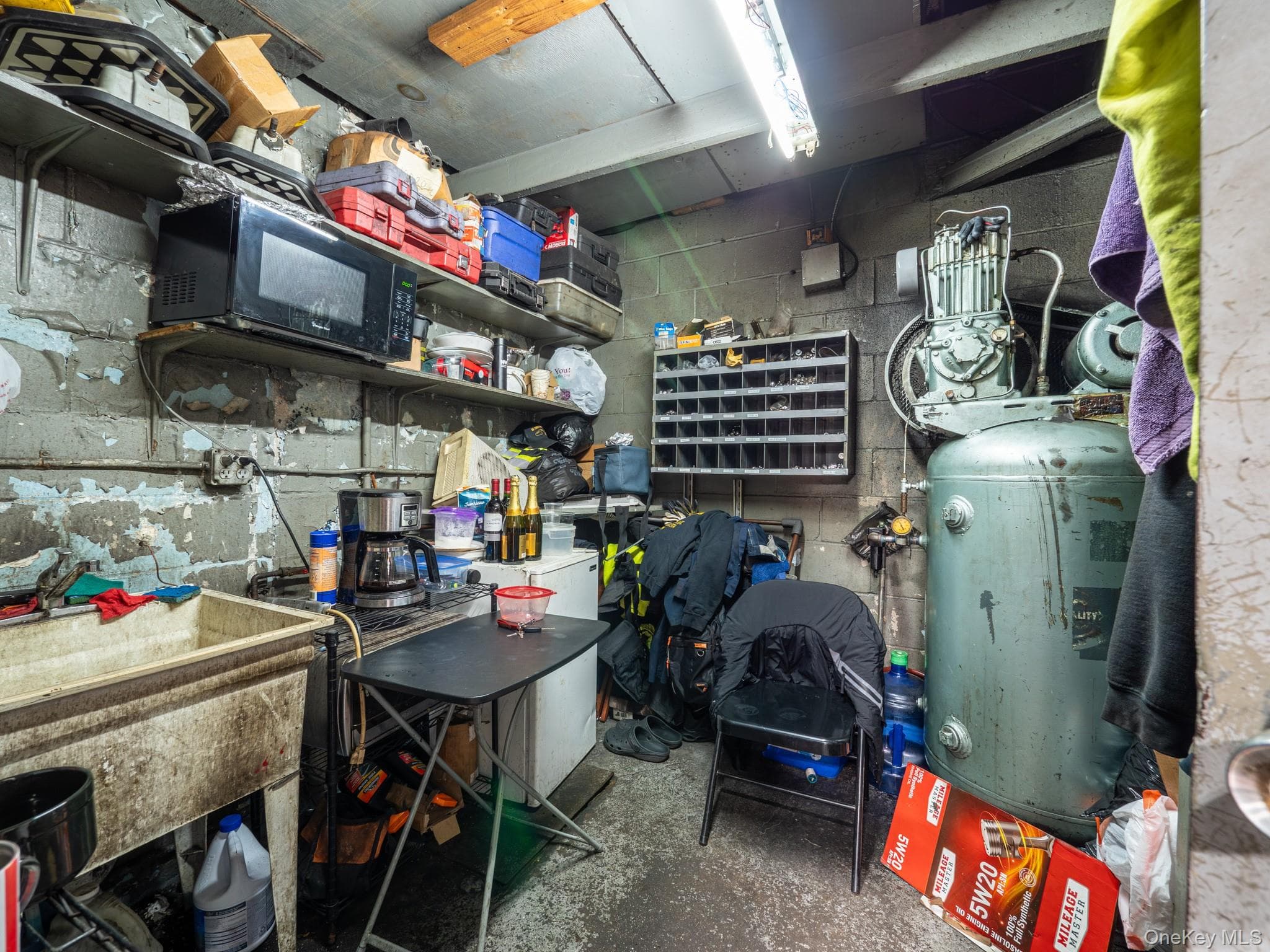 8924 Metropolitan Avenue thumbnail 10