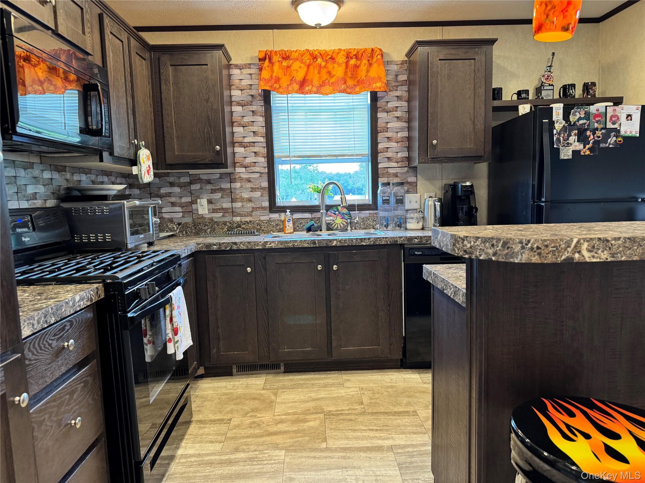281 Perry Road thumbnail 6