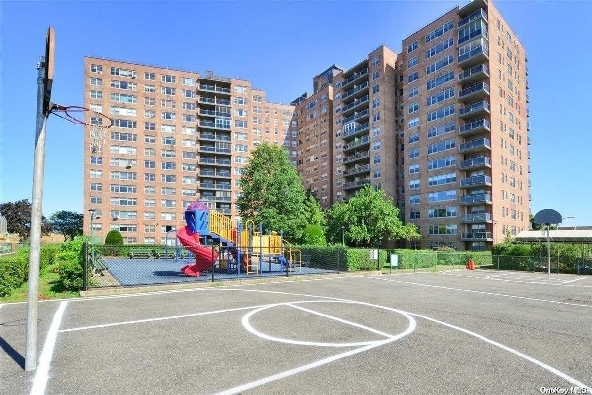 61-20 Grand Central Parkway Unit: B807 thumbnail 17