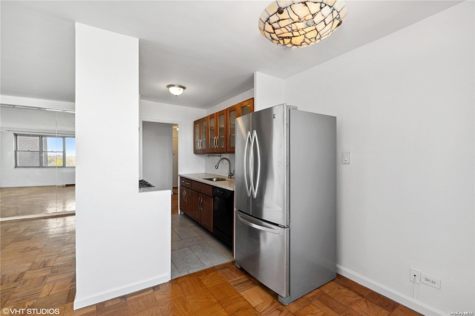 61-20 Grand Central Parkway Unit: B807 thumbnail 6