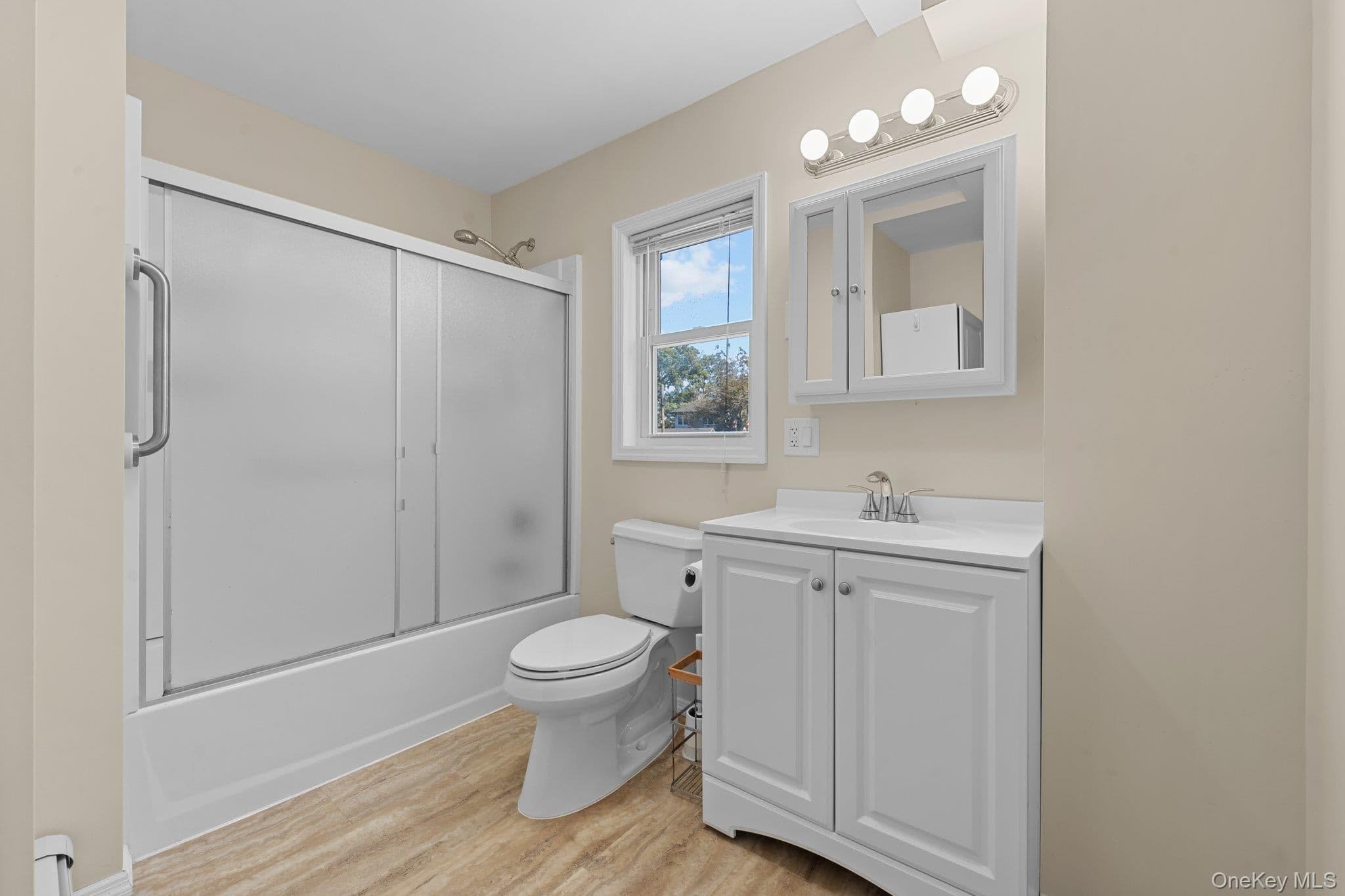109 Laurel Street thumbnail 21