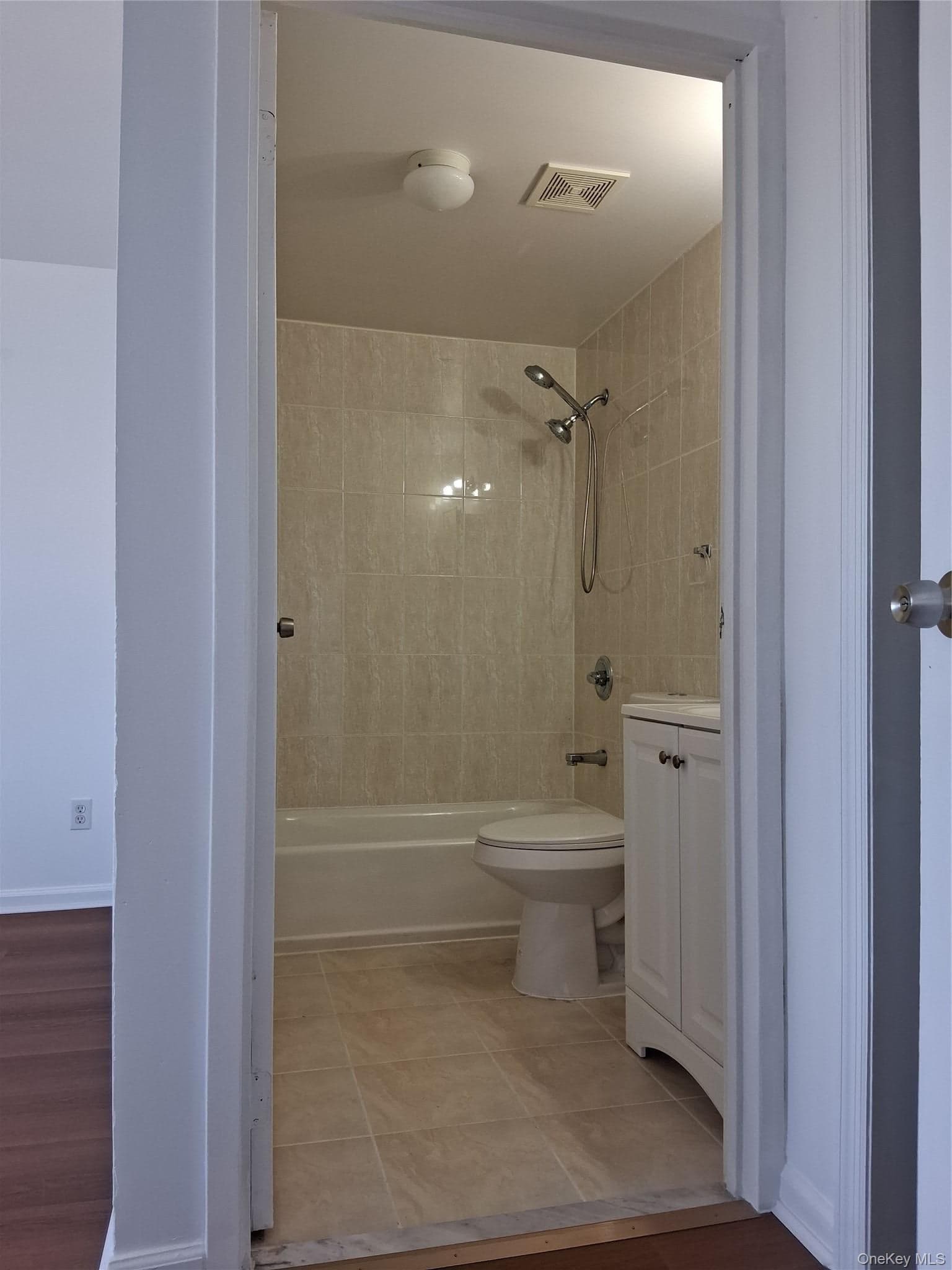 81-15 Queens Boulevard Unit: 4J thumbnail 6