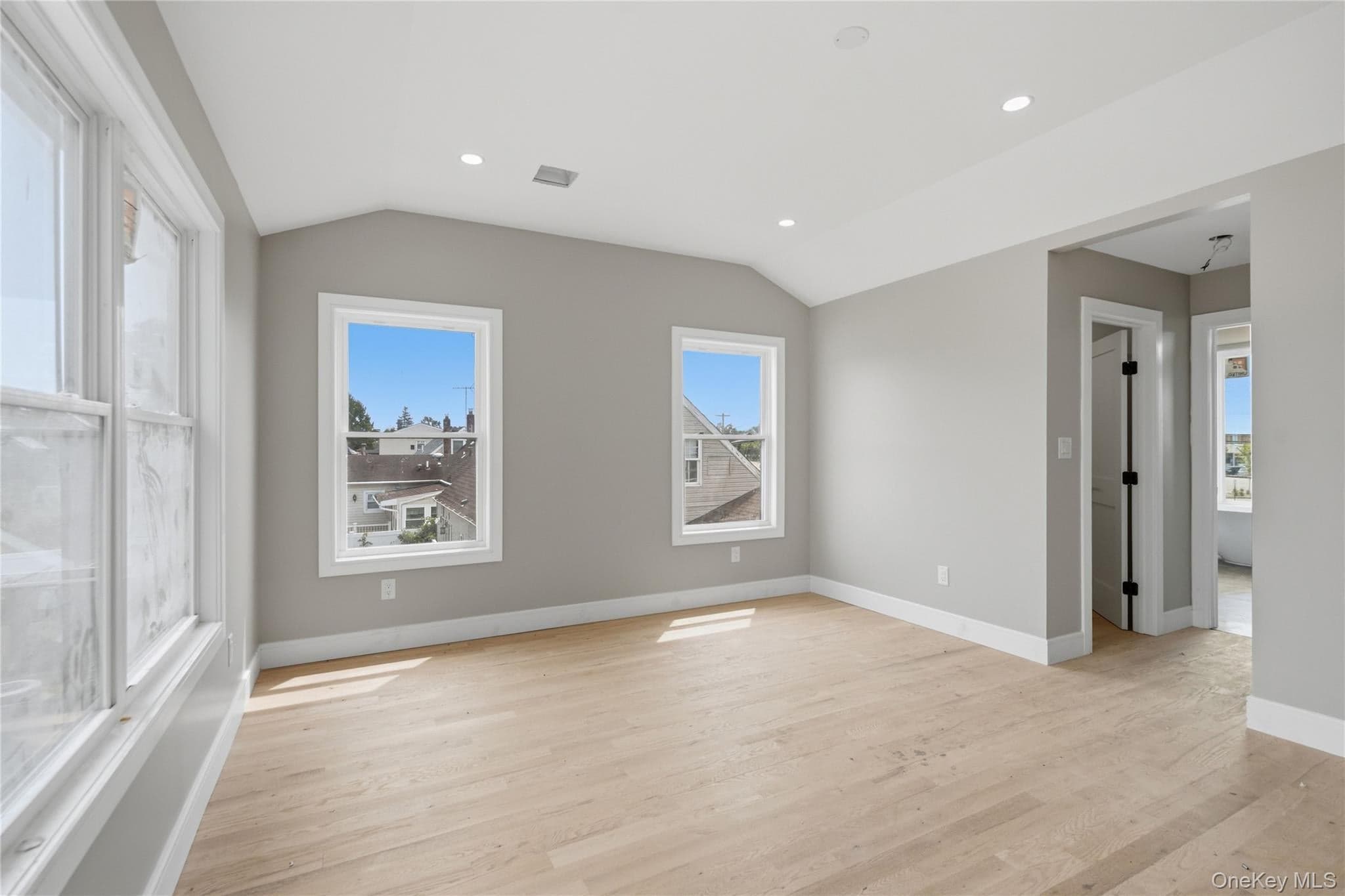 145 Bethpage Road thumbnail 26
