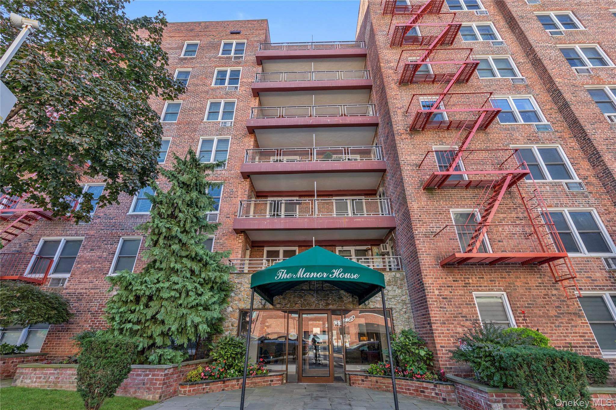 241-20 Northern Boulevard Unit: 4A thumbnail 2