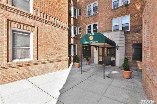 3591 161st Street Unit: 3B, Flushing