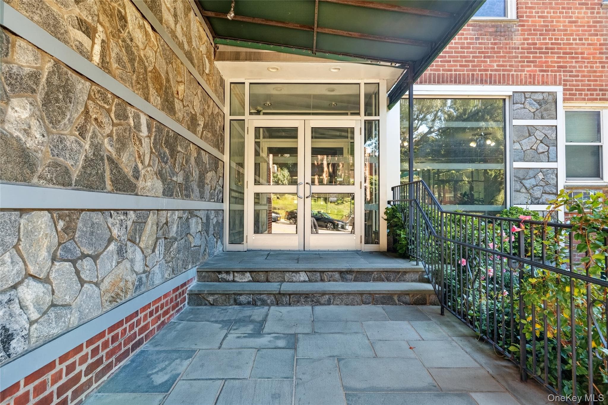 2 Bronxville Road Unit: 6P thumbnail 4