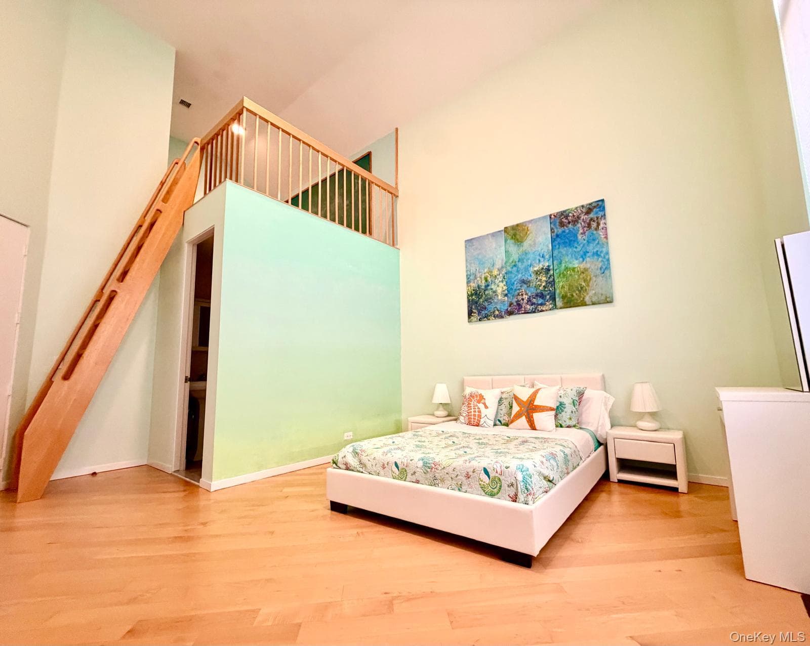 18 Pine Tree Lane thumbnail 23