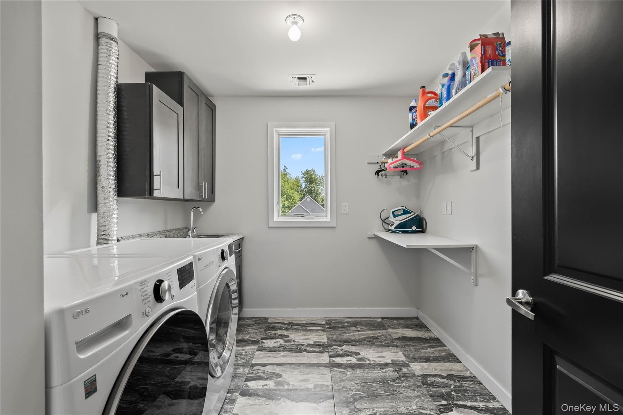 60 N Cole Avenue thumbnail 29