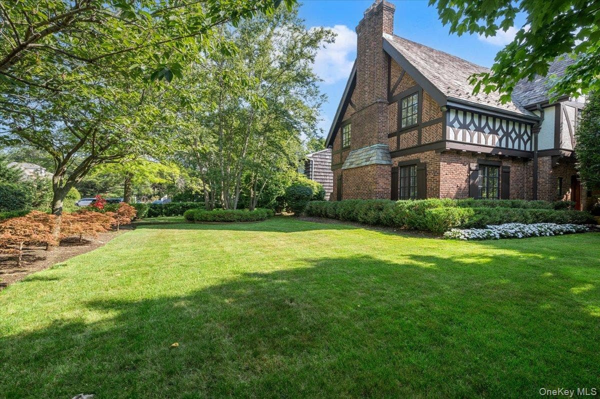 17 Sutton Place thumbnail 43