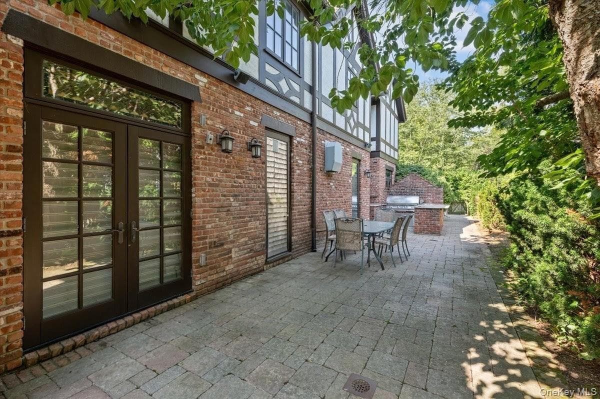 17 Sutton Place thumbnail 40