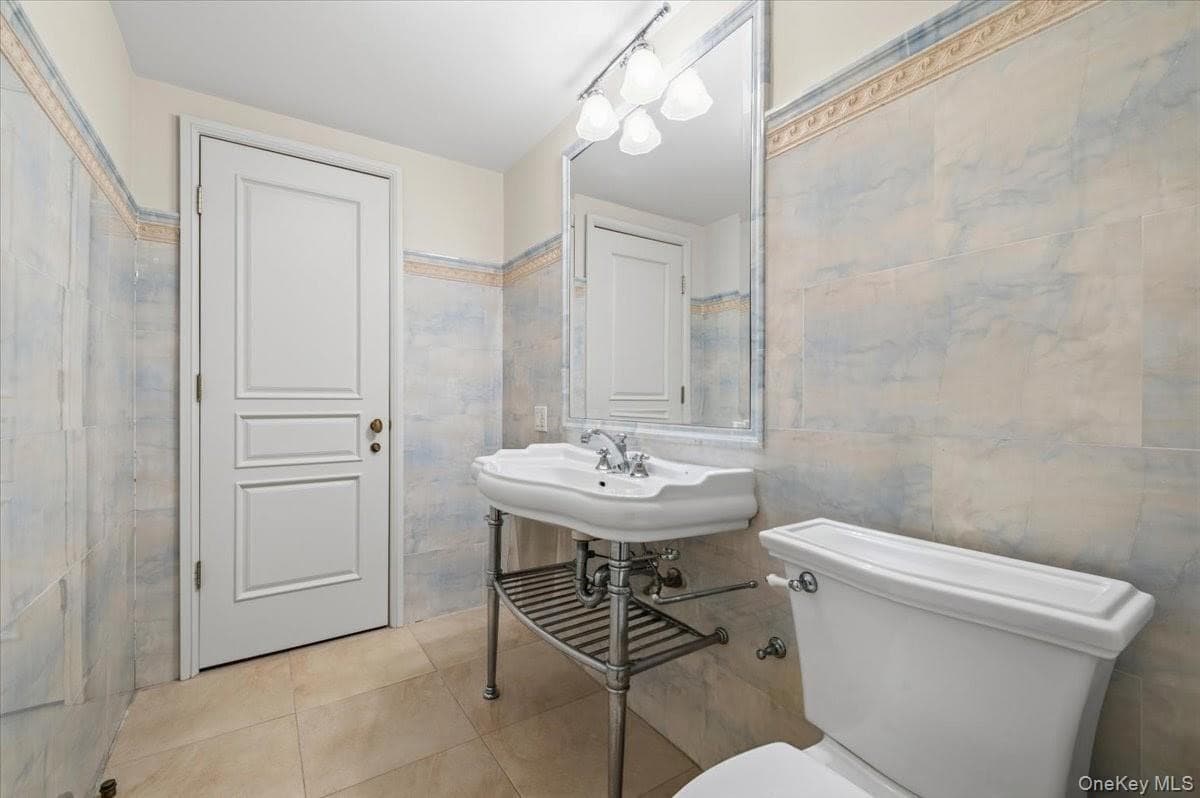 17 Sutton Place thumbnail 37
