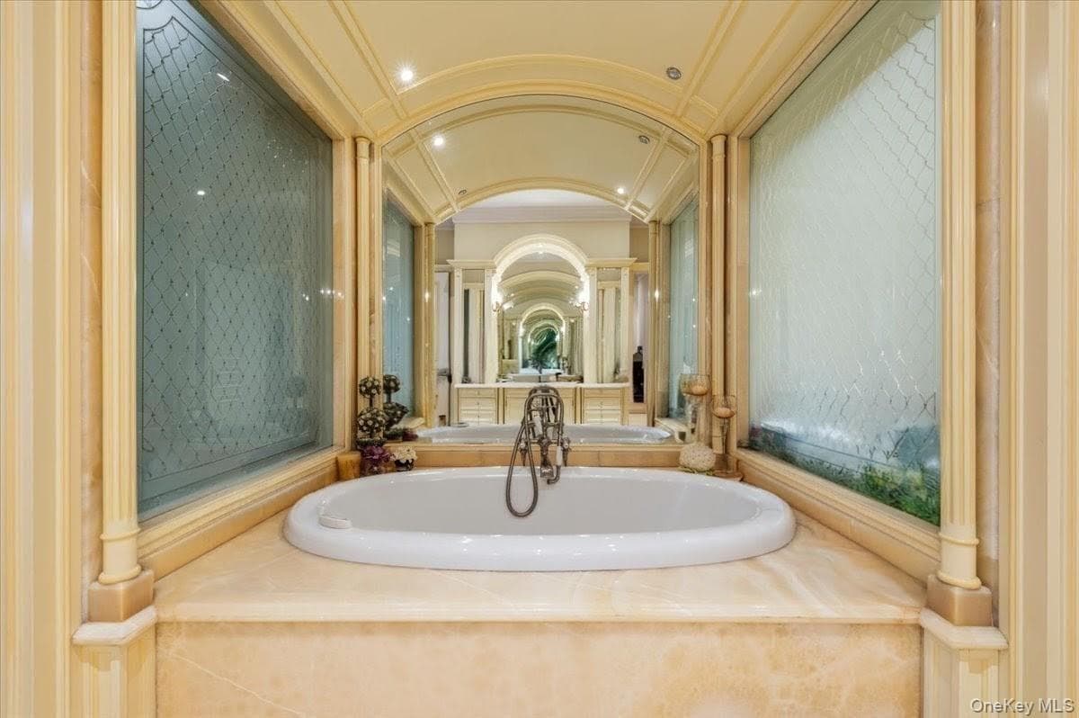17 Sutton Place thumbnail 25