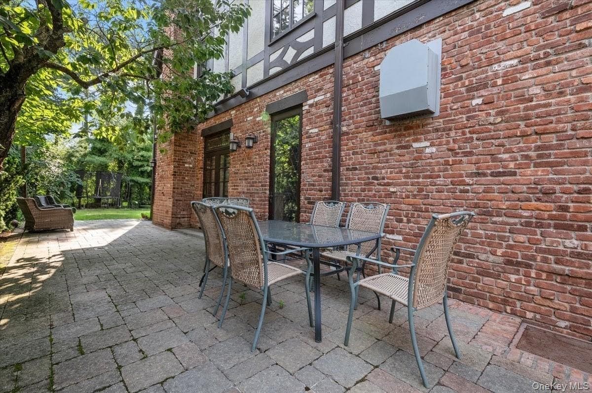 17 Sutton Place thumbnail 39