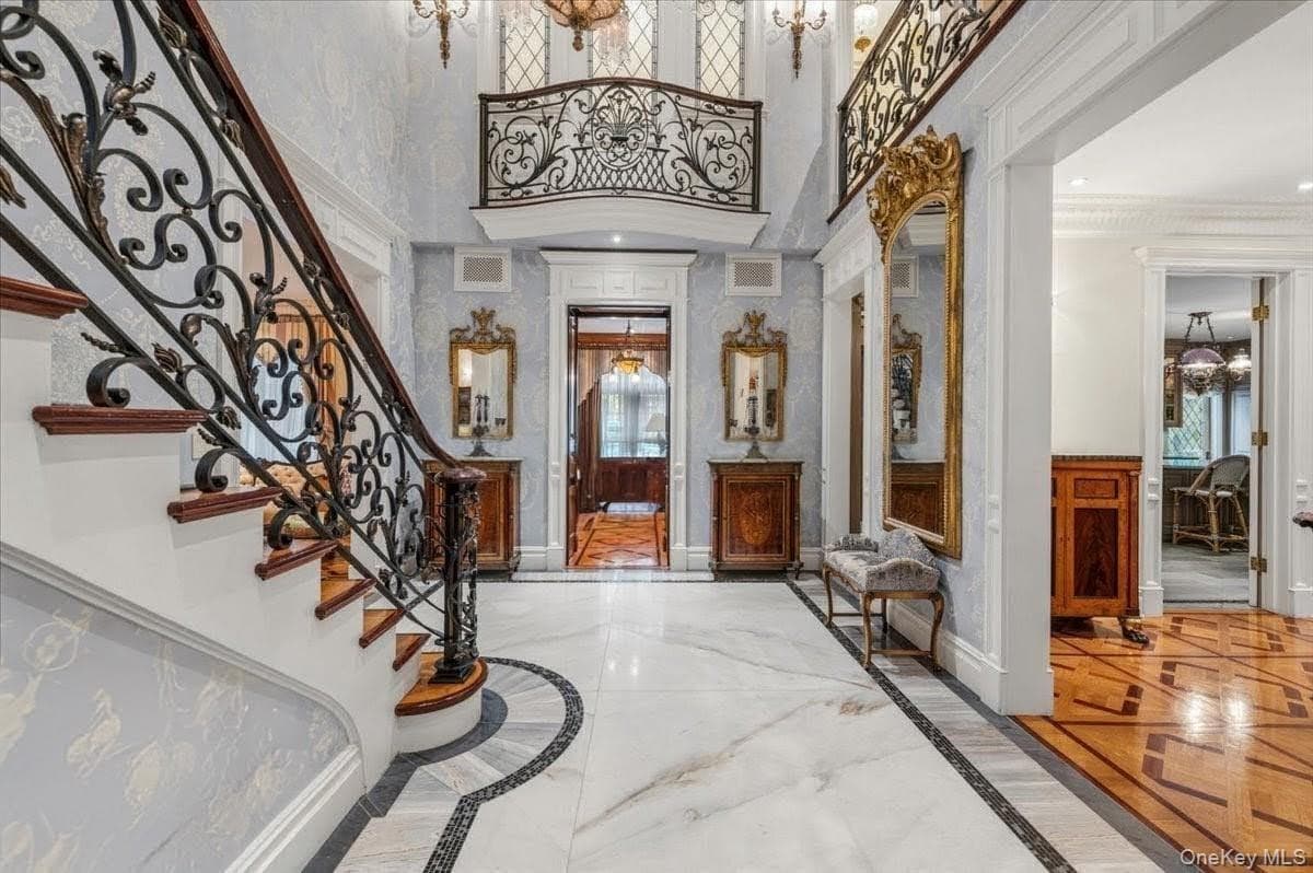 17 Sutton Place thumbnail 4