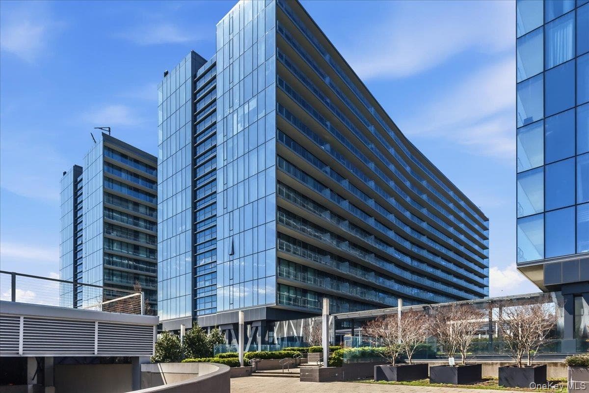 131-03 40th Road Unit: 9N, Flushing