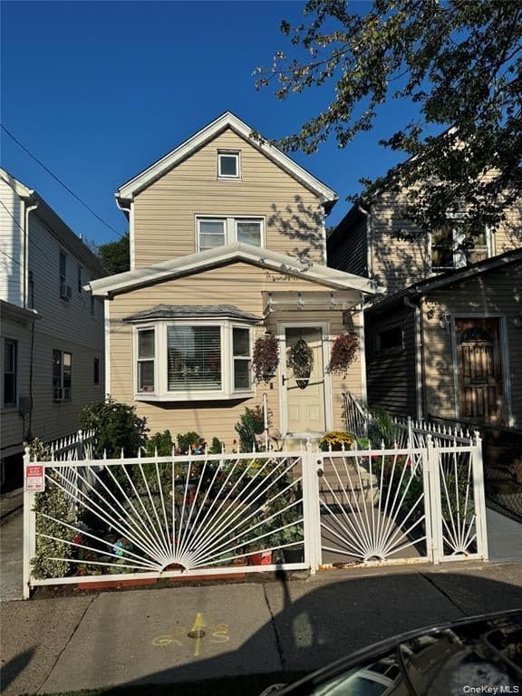 114-29 147 Street photo 1