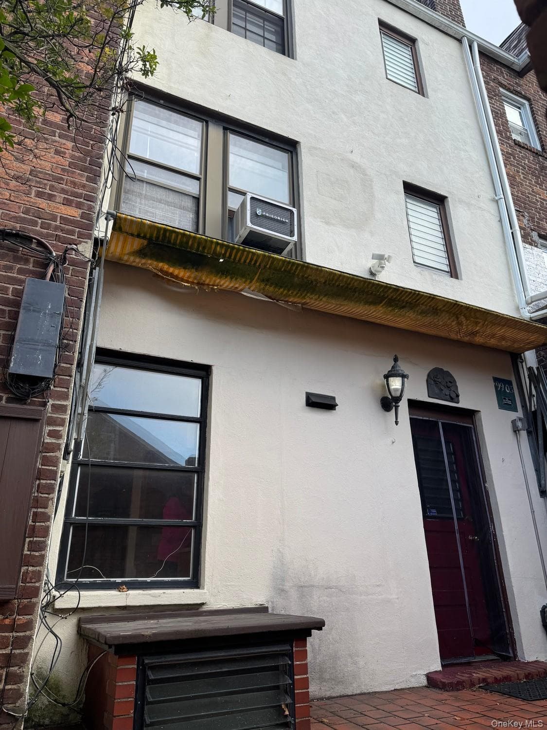 99-03 Ascan Avenue thumbnail 37