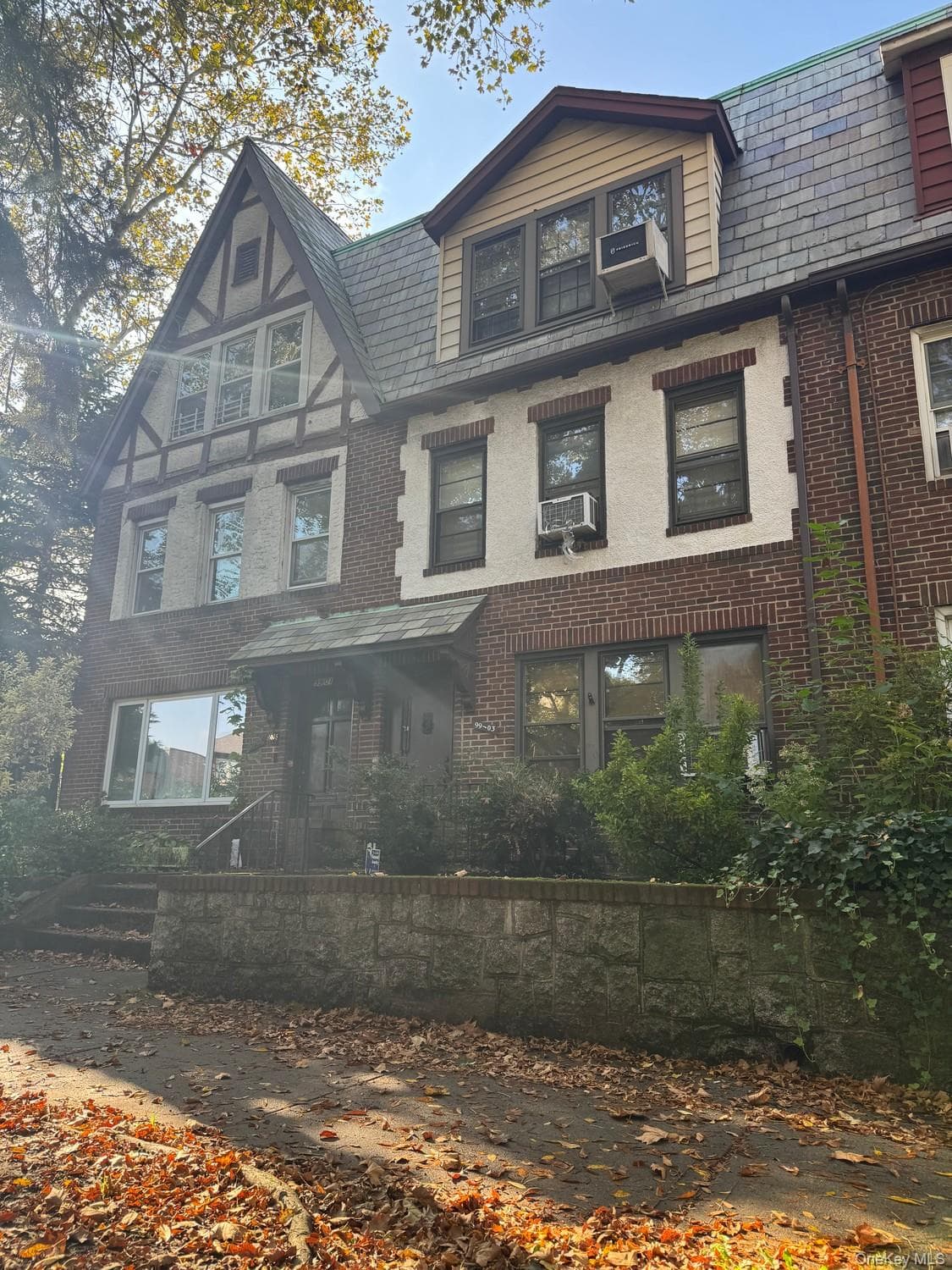 99-03 Ascan Avenue thumbnail 2