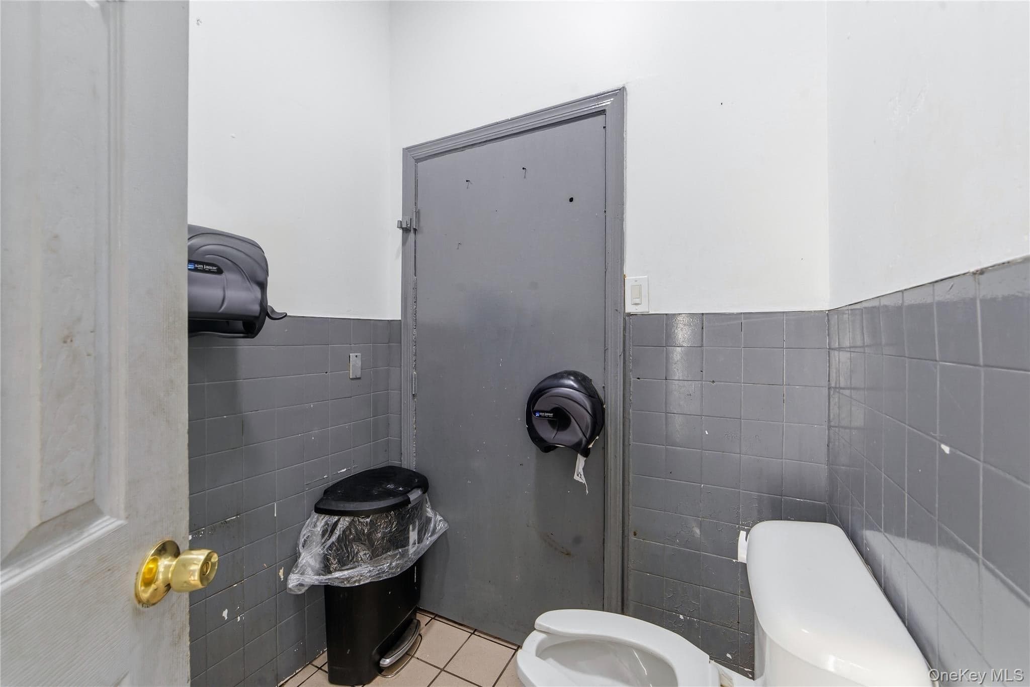 238 W Lincoln Avenue thumbnail 18