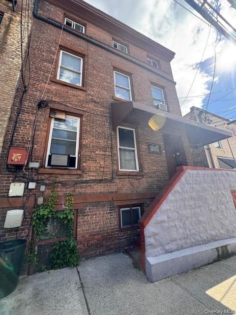 93 Ann Street photo 1