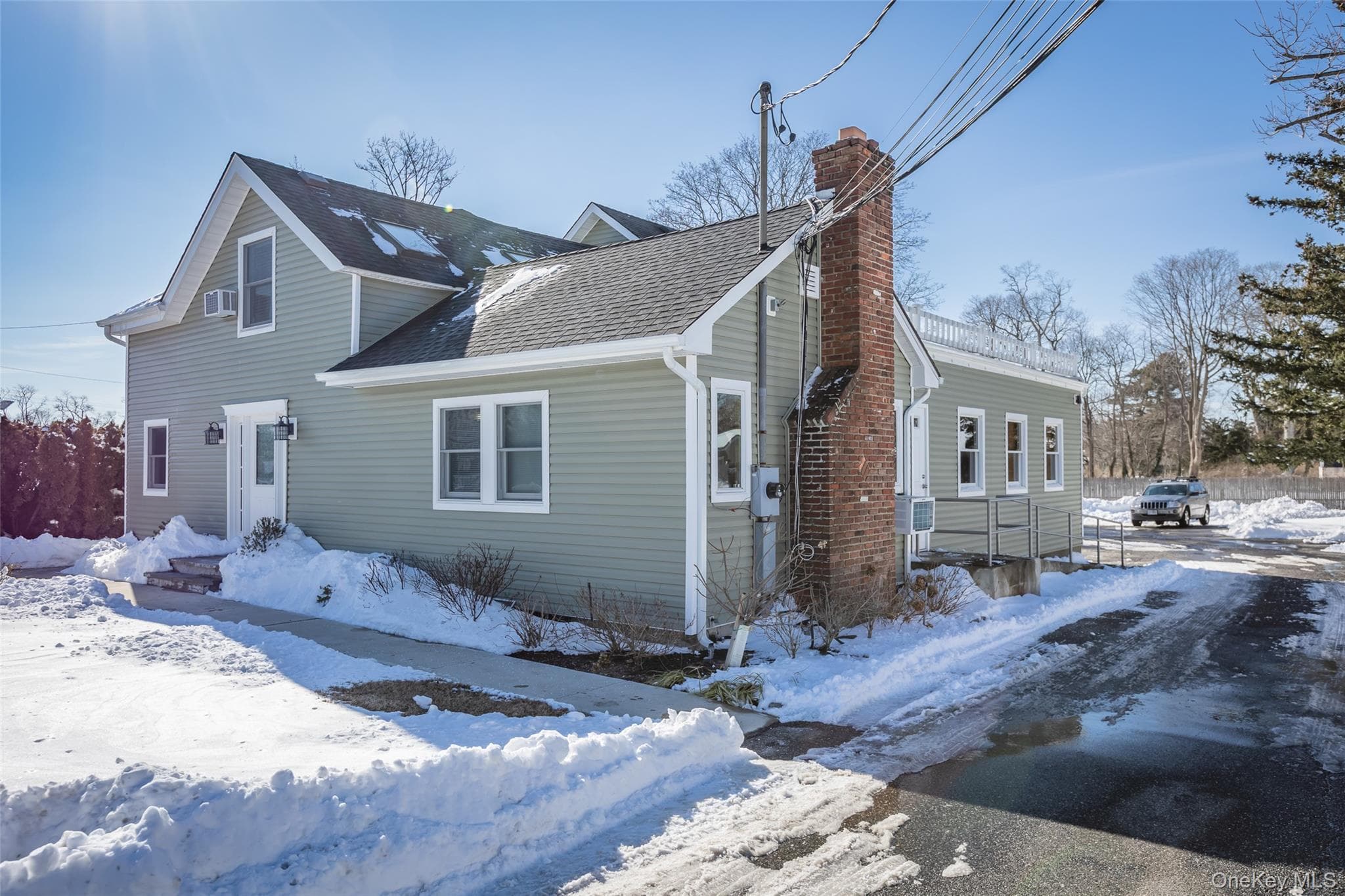 128 Carleton Avenue thumbnail 12