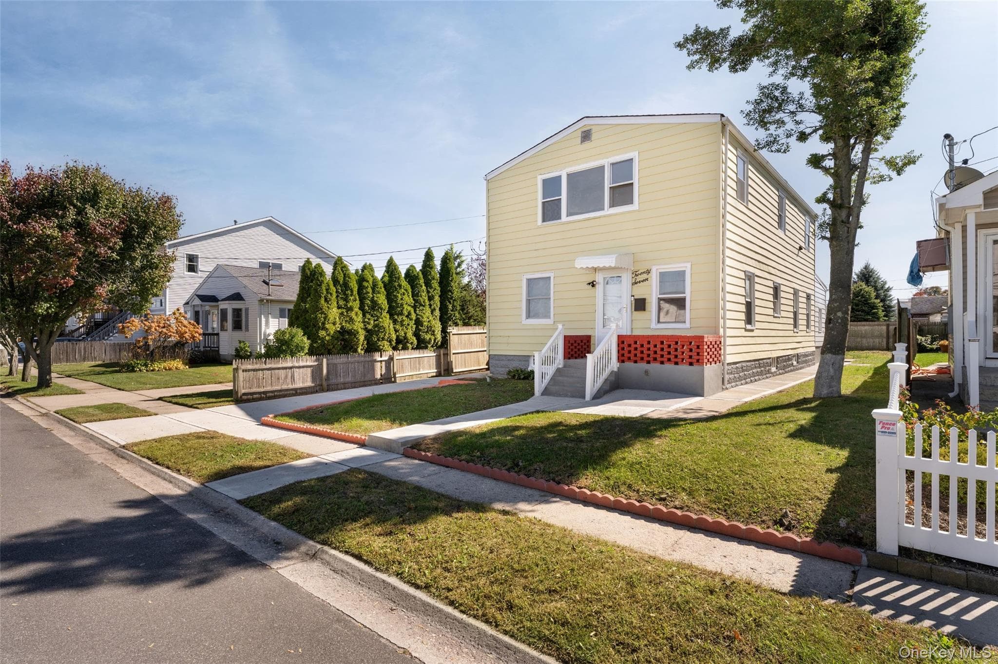 27 Piave Terrace, Lindenhurst