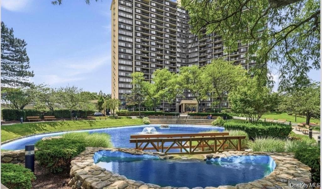 1 Bay Club Drive Unit: 16H, Bayside