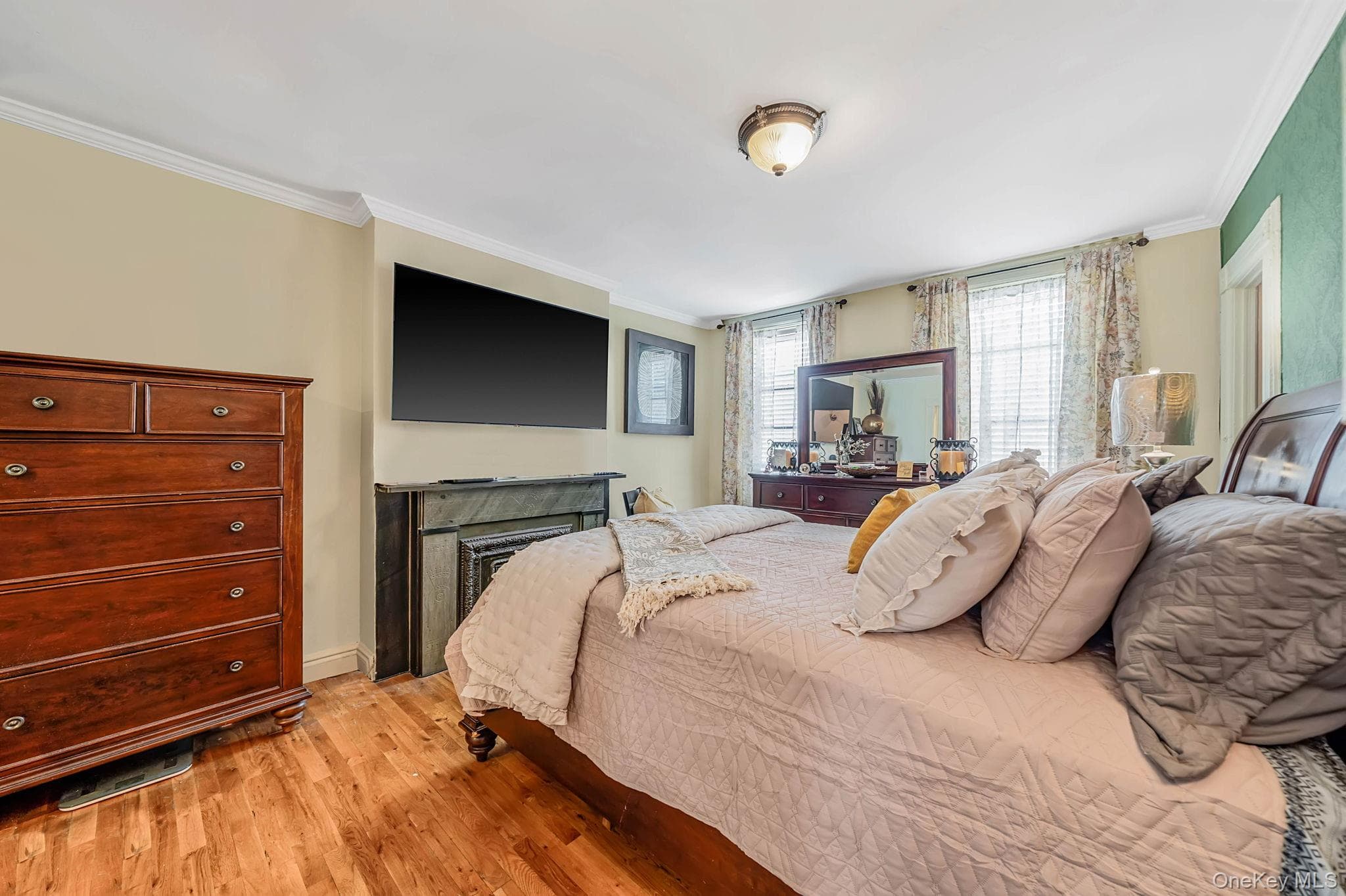 885A Putnam Avenue thumbnail 15