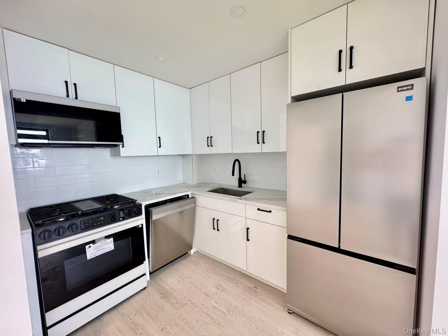 1434 110th Street Unit: 4F thumbnail 11