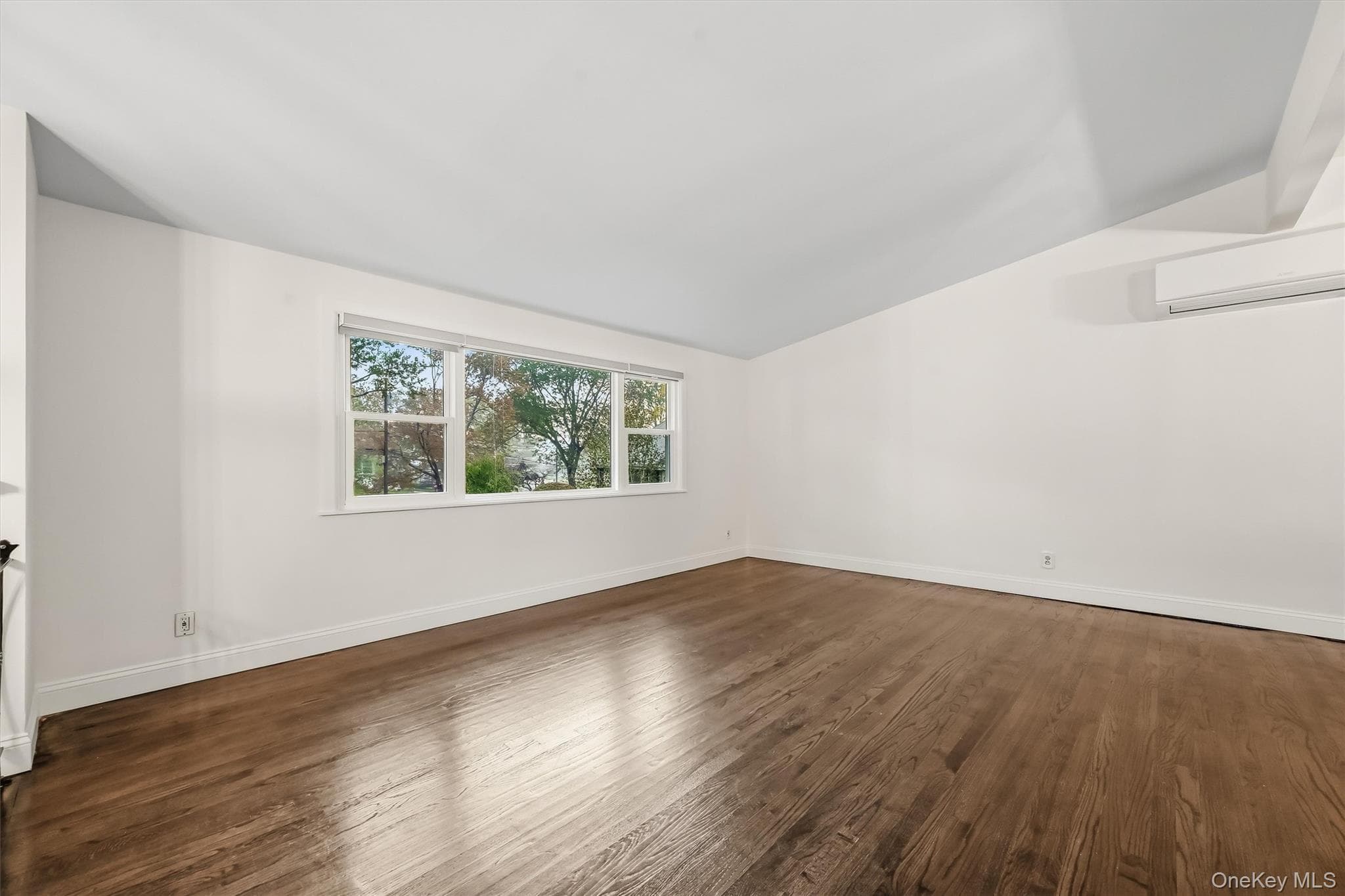 152 California Road thumbnail 5