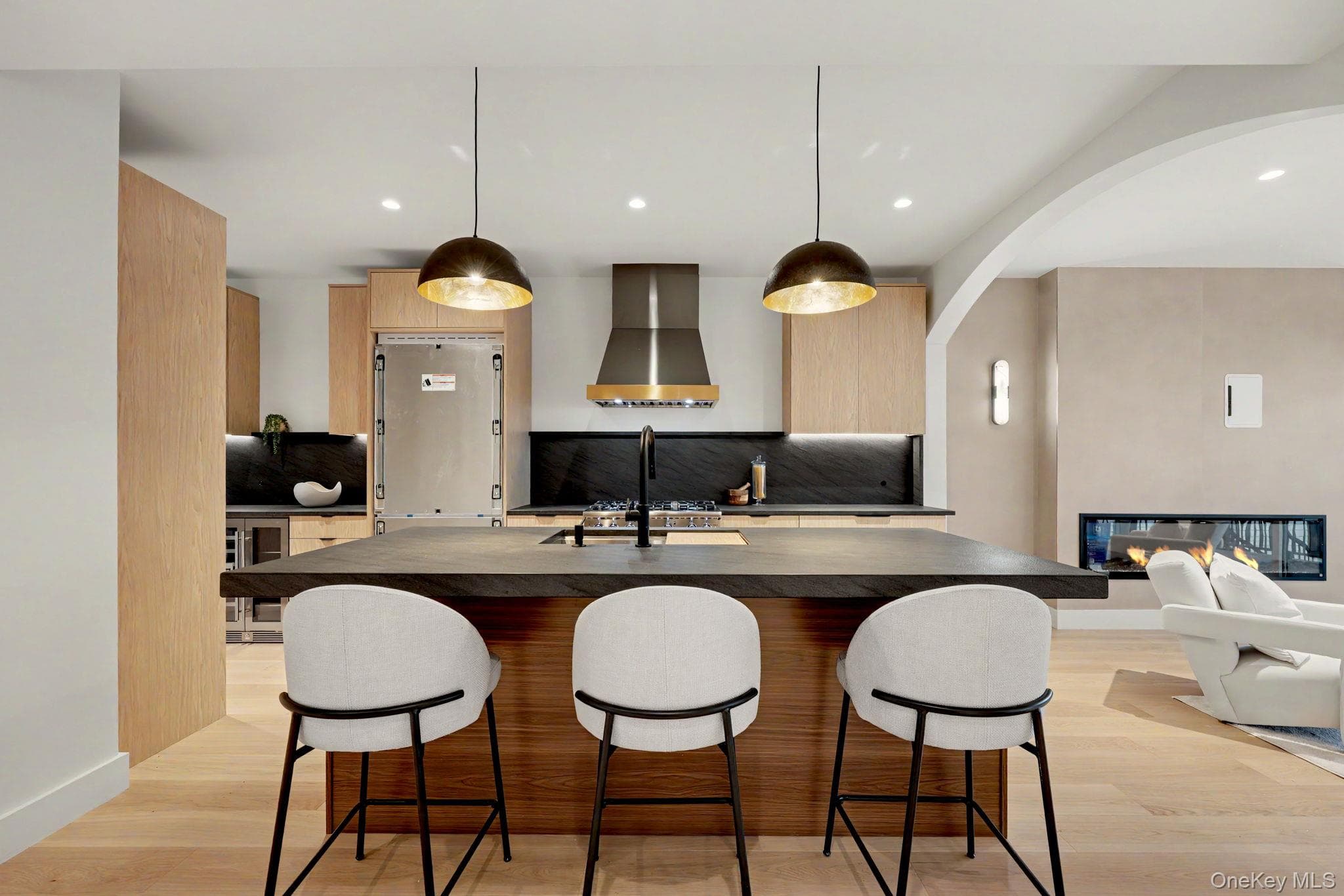 19 Davenport Avenue thumbnail 2