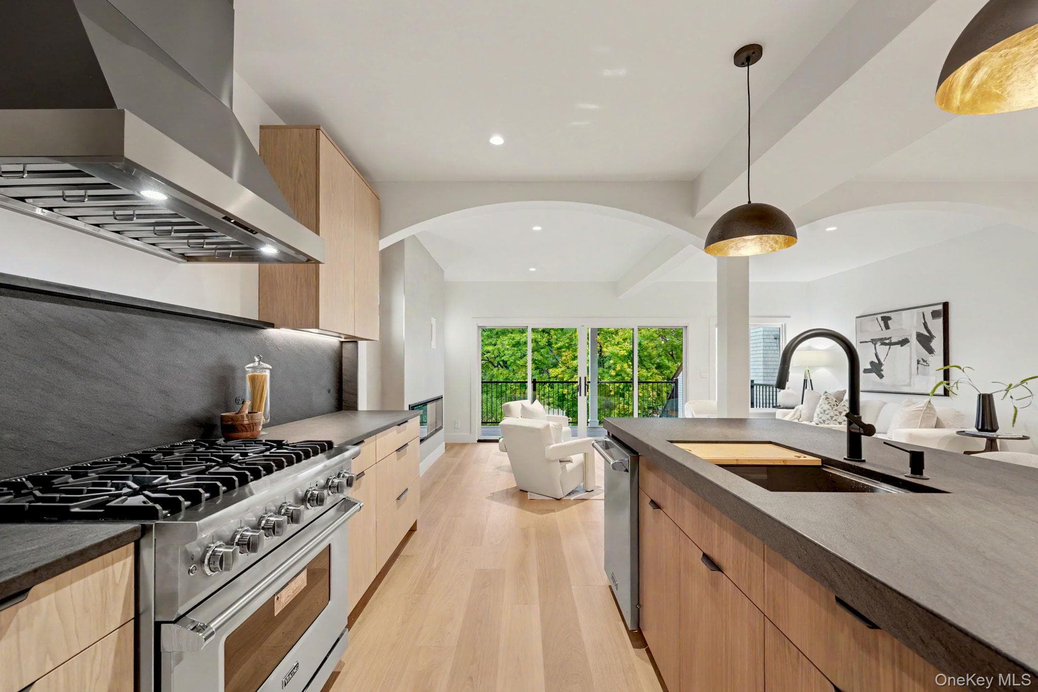 19 Davenport Avenue thumbnail 18