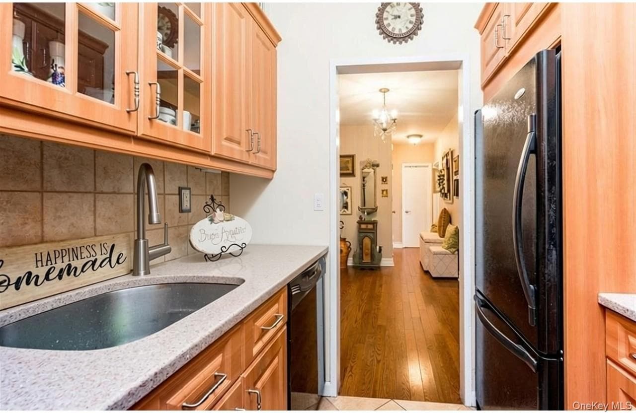 27010 Grand Central Parkway Unit: 4J thumbnail 3