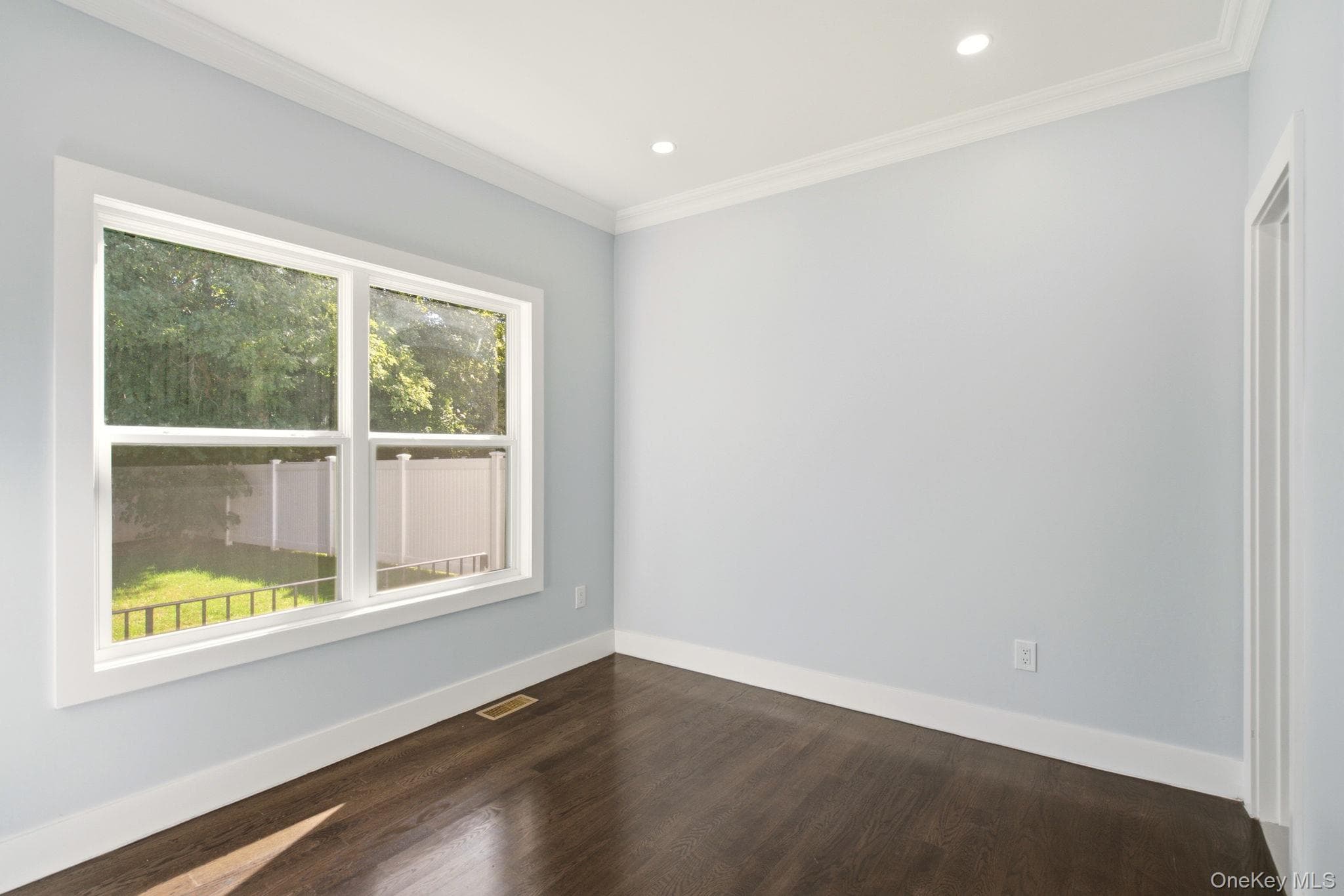 770 Cedar Street thumbnail 25