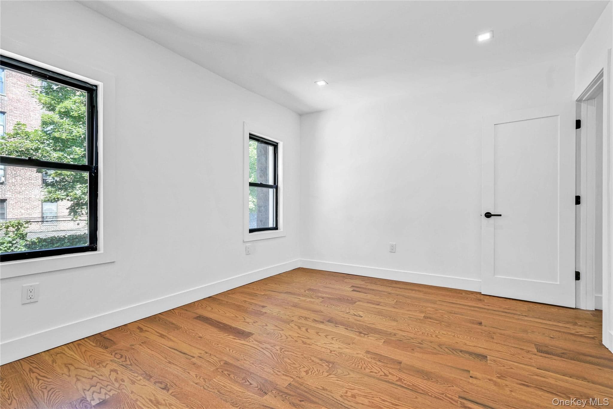 1050 E 31st Street thumbnail 14