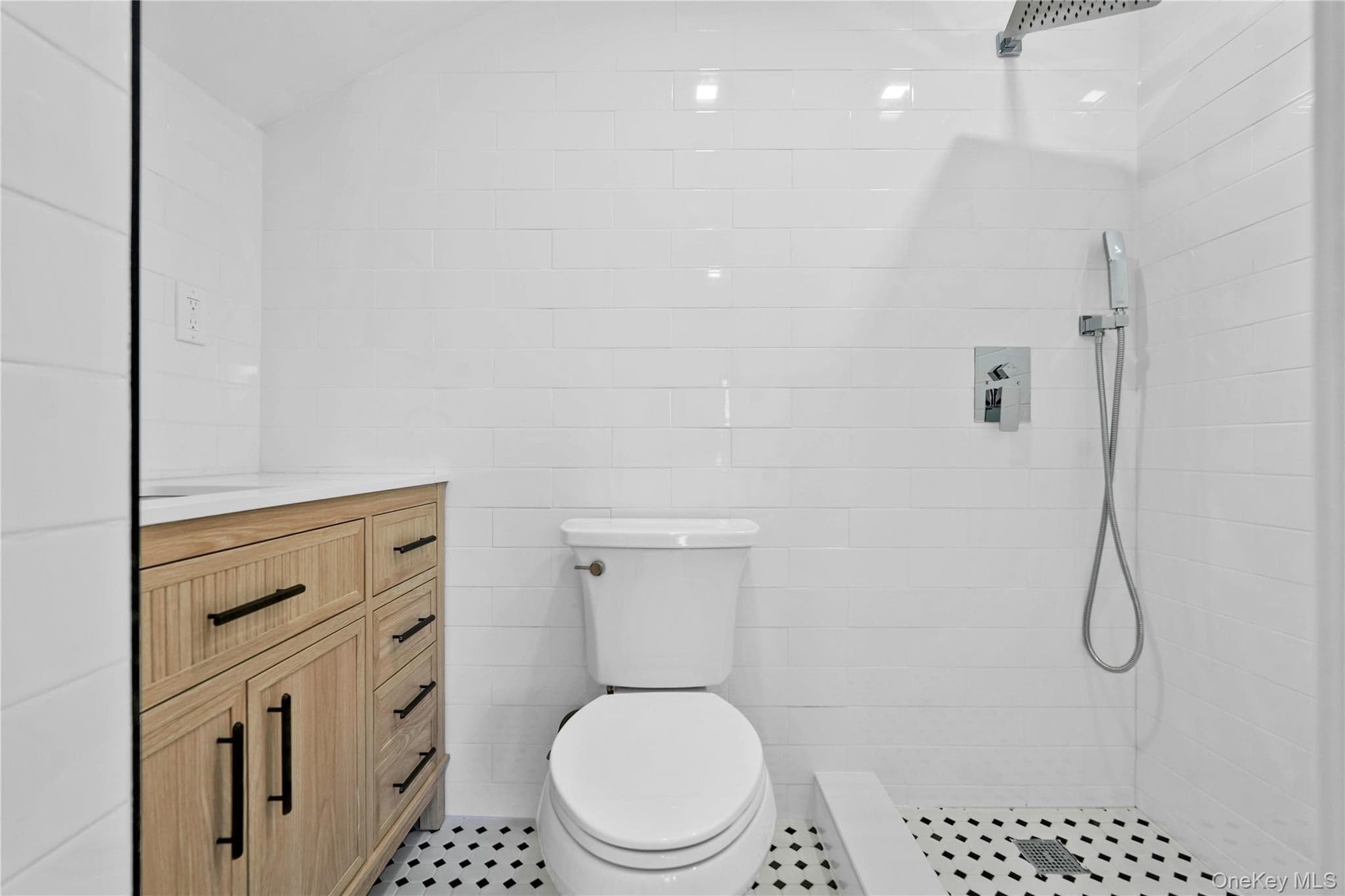 1050 E 31st Street thumbnail 23