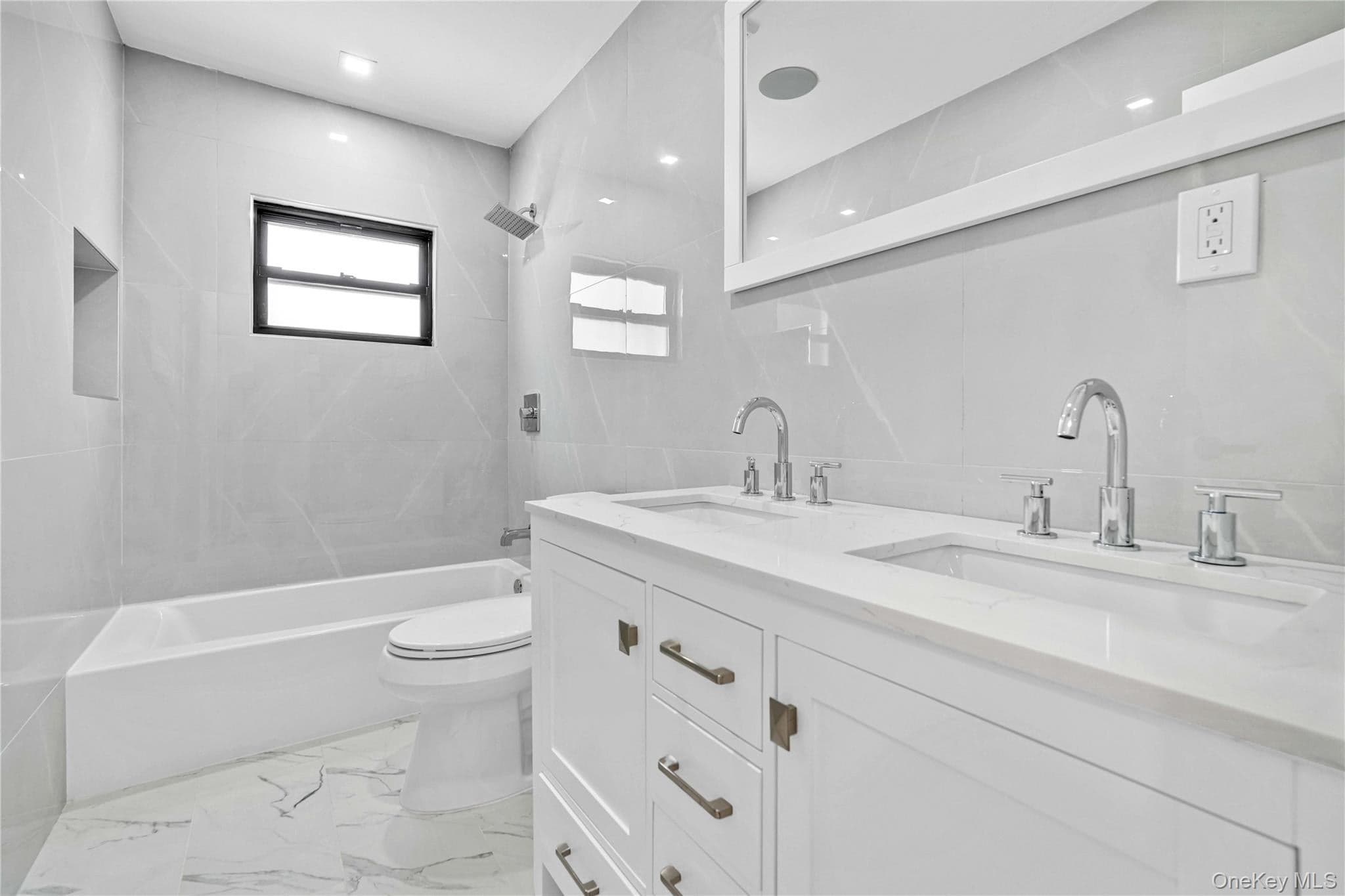 1050 E 31st Street thumbnail 15