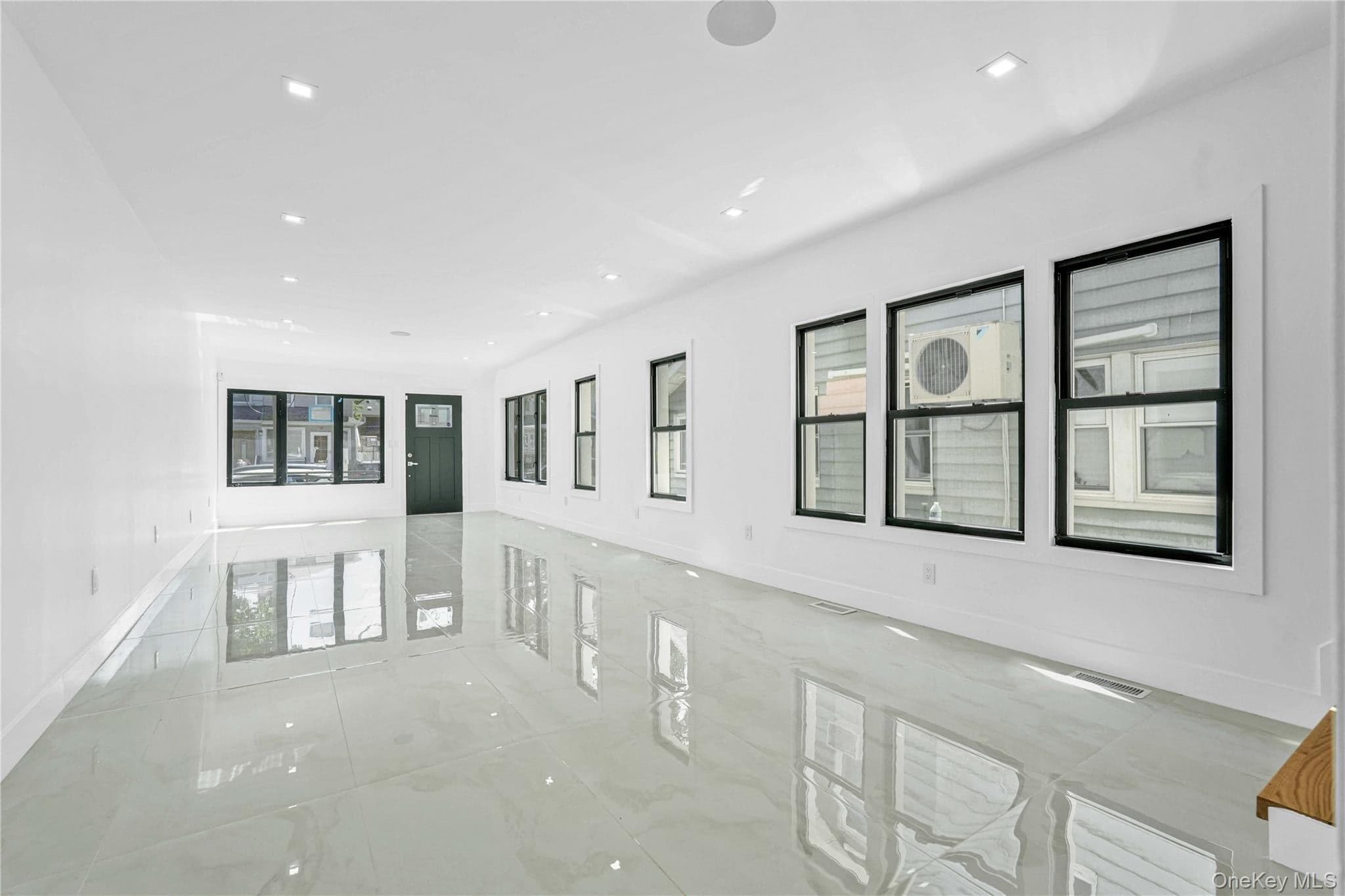 1050 E 31st Street thumbnail 4