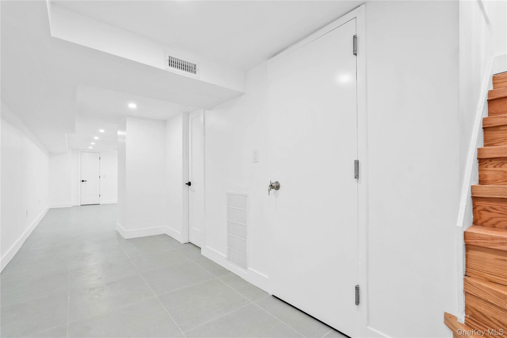 1050 E 31st Street thumbnail 26