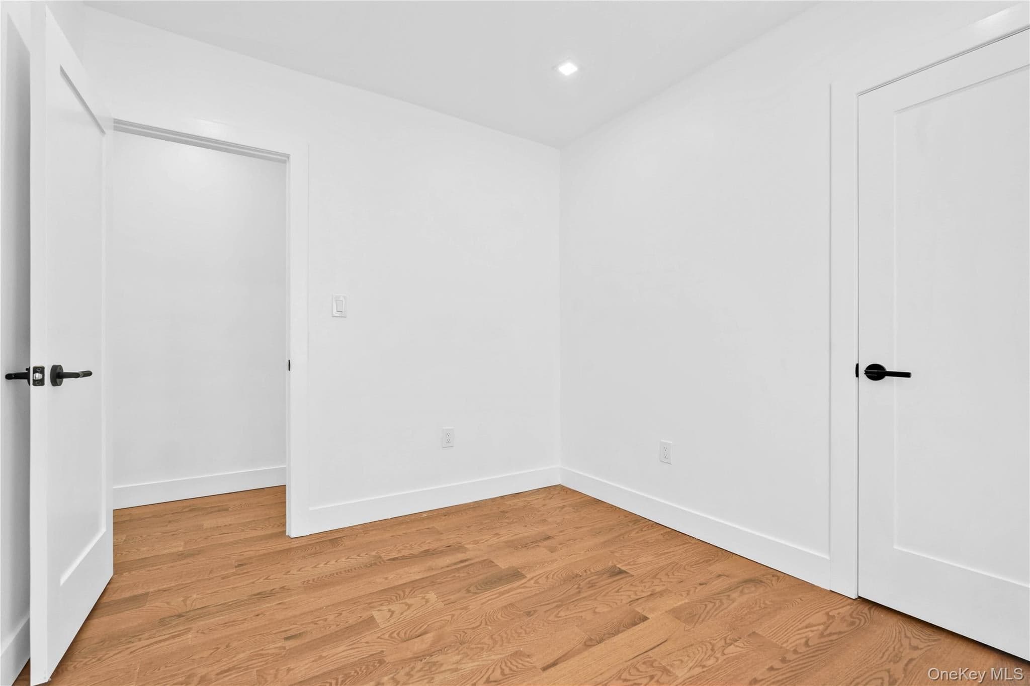 1050 E 31st Street thumbnail 16