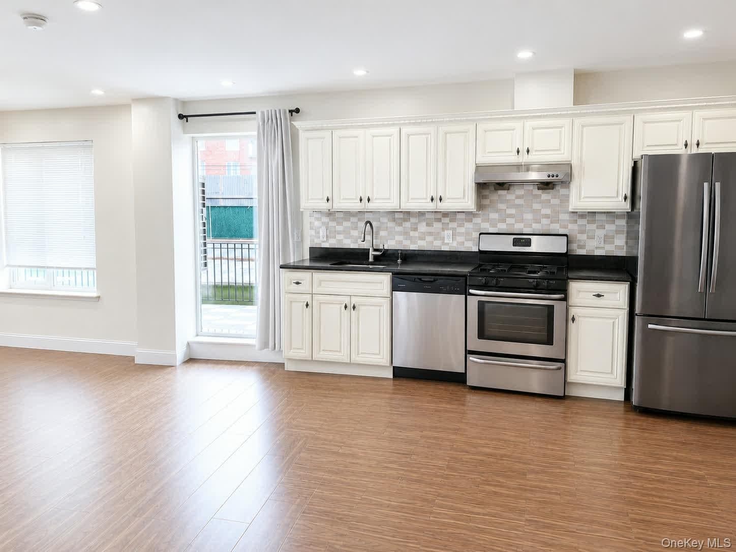 3215 Leavitt Street Unit: 1C thumbnail 2