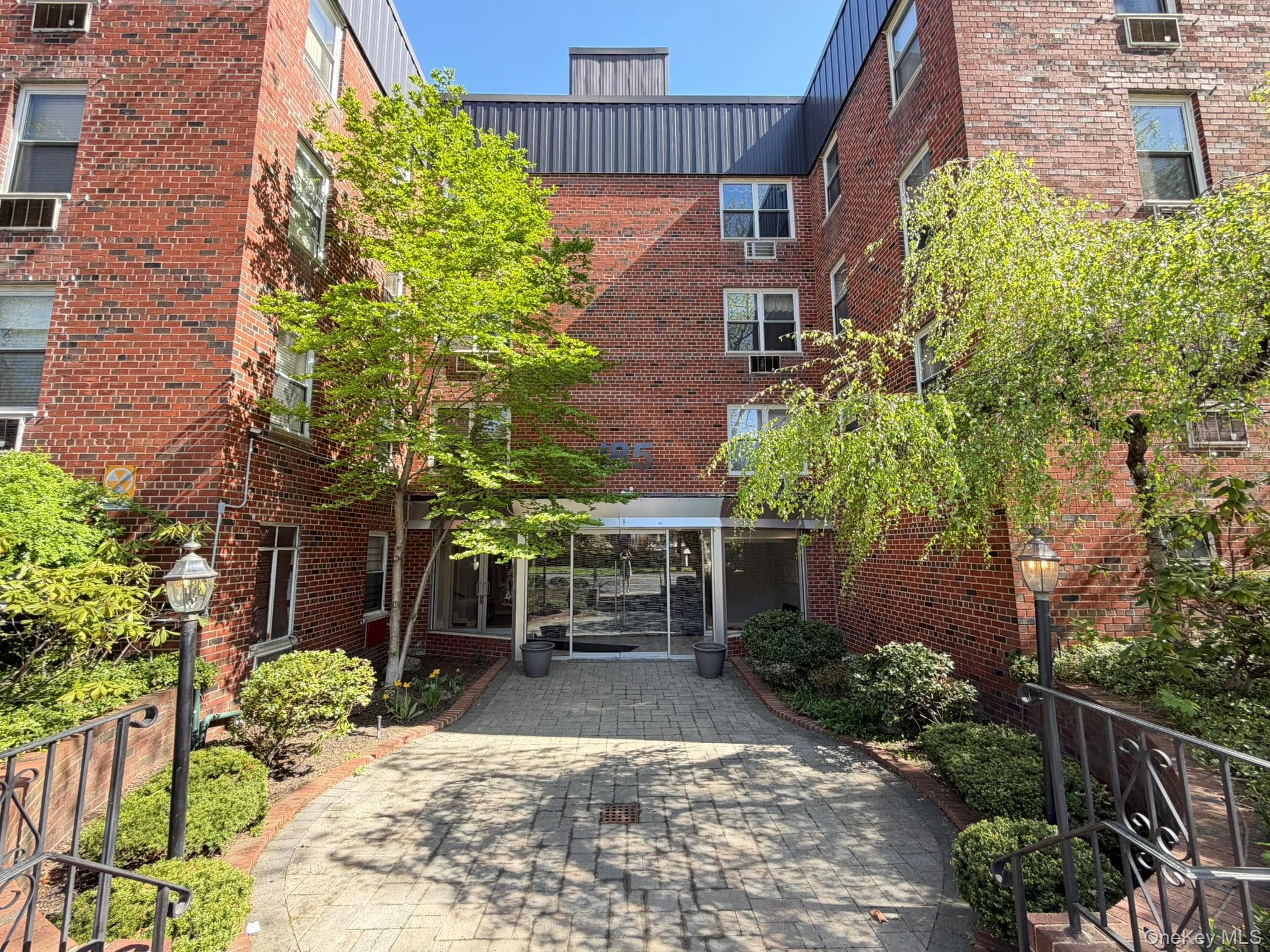 185 S Middle Neck Road Unit: 3G, Great Neck